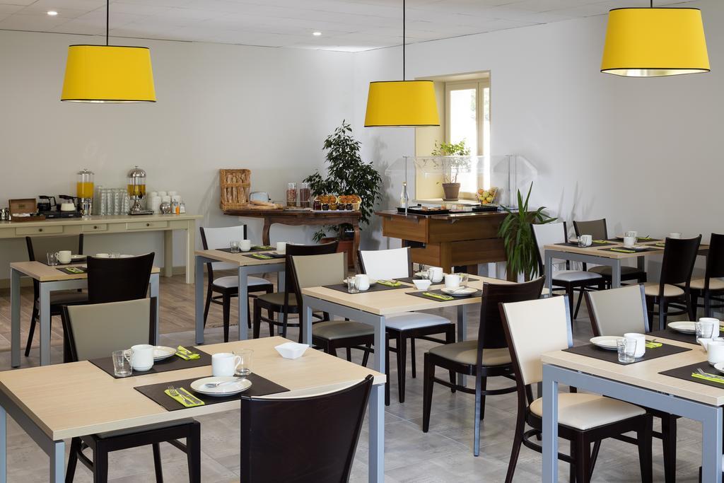 Logis Hotel Restaurant Les Cedres Joyeuse Esterno foto