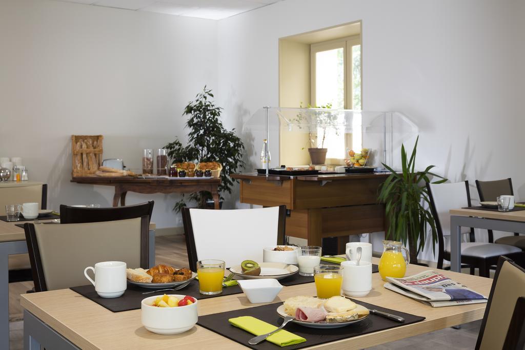 Logis Hotel Restaurant Les Cedres Joyeuse Esterno foto