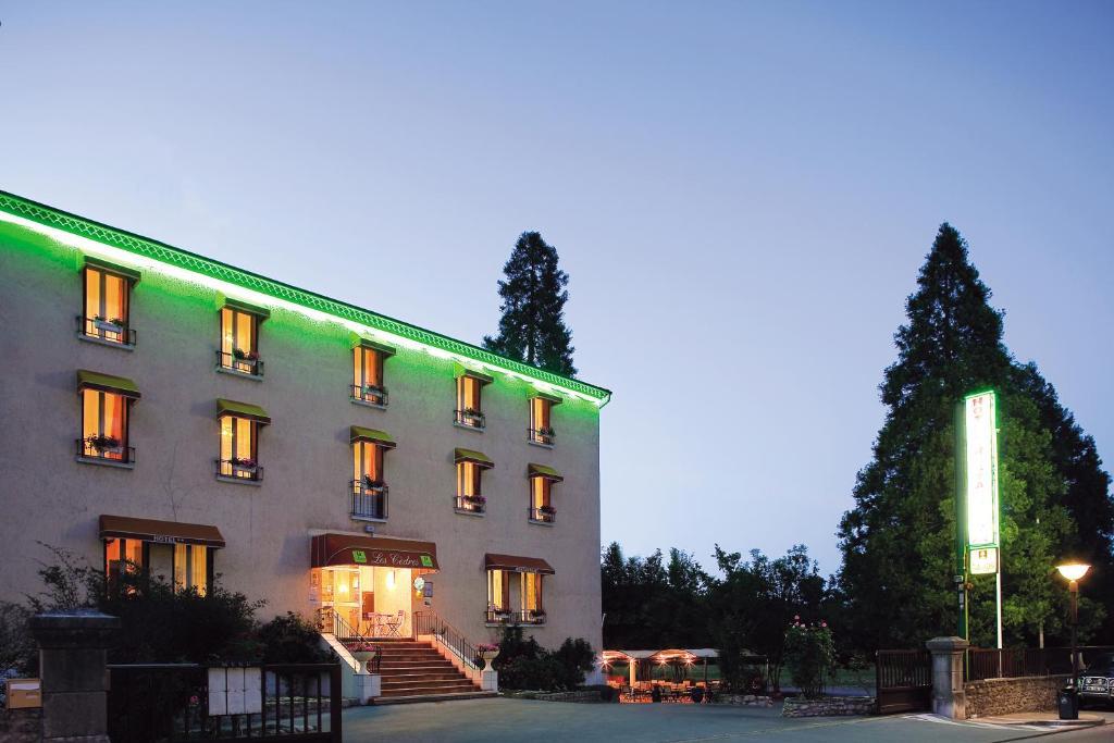 Logis Hotel Restaurant Les Cedres Joyeuse Esterno foto