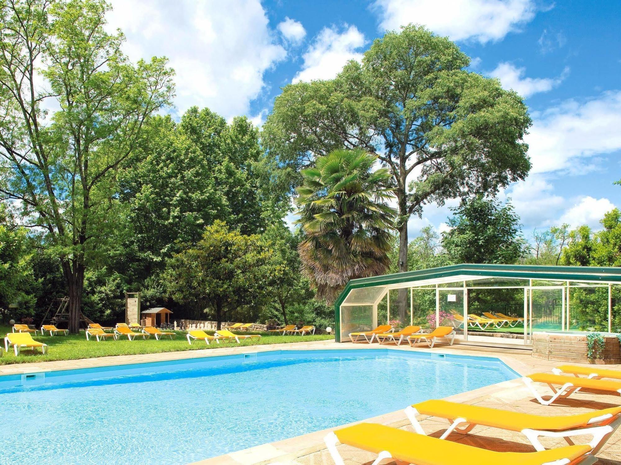 Logis Hotel Restaurant Les Cedres Joyeuse Esterno foto