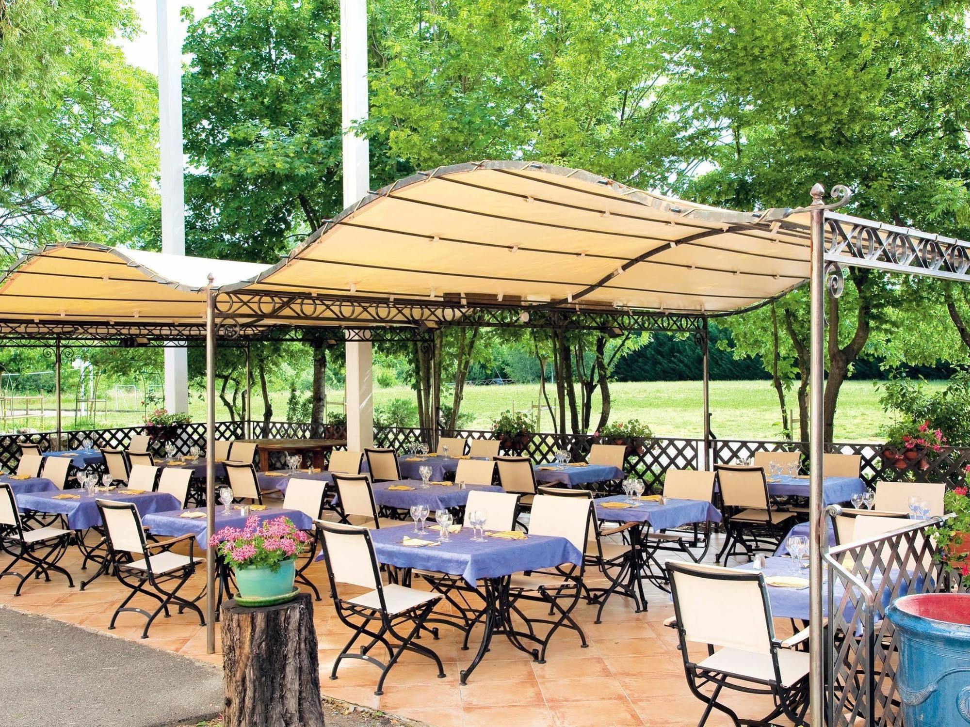 Logis Hotel Restaurant Les Cedres Joyeuse Esterno foto