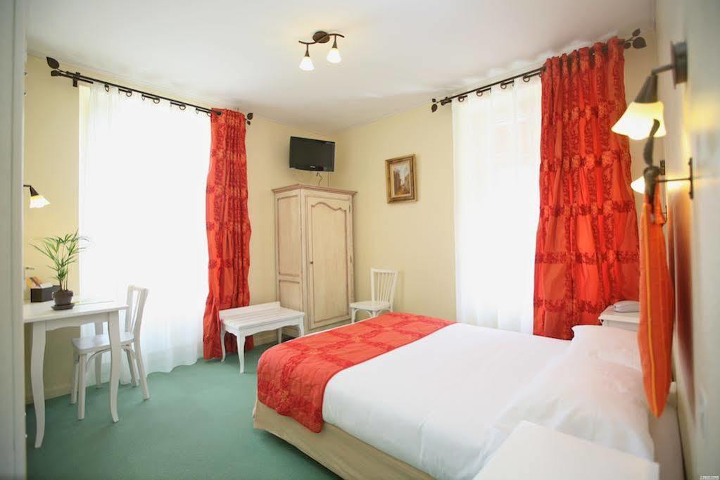 Logis Hotel Restaurant Les Cedres Joyeuse Esterno foto